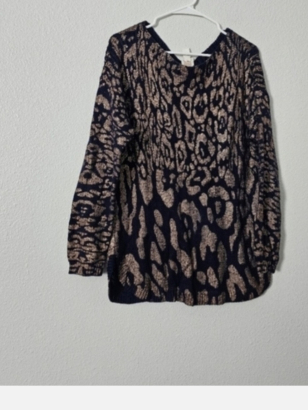 Women’s Black and Tan Animal Print Sweater Sz L